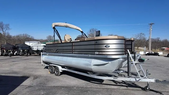 Slide: The Image of Veranda VR22RC Package Tri-Toon 2021 - 9