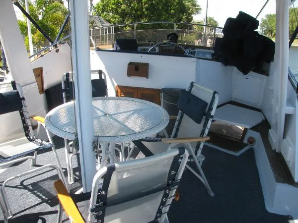 Slide: The Image of Albin Tri-cabin Motor Yacht 1981 - 1
