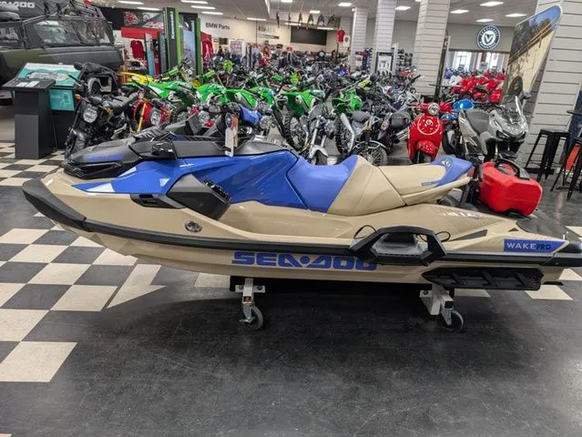 Slide: The Image of Sea-Doo Wake 2026 - 5