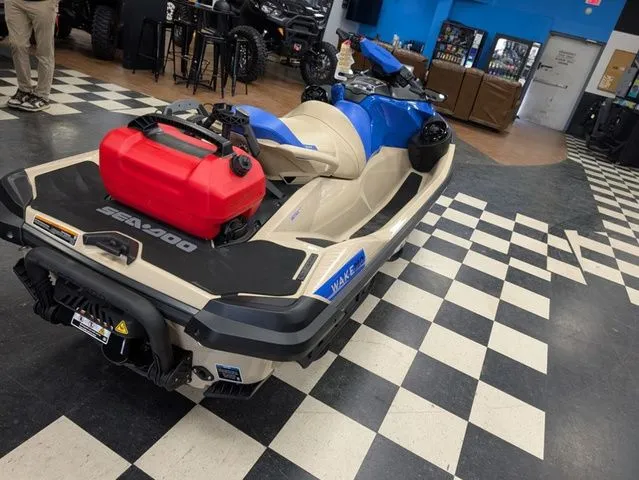 Slide: The Image of Sea-Doo Wake 2026 - 8