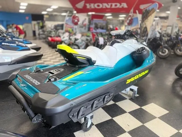 Slide: The Image of Sea-Doo GTI SE 170 2026 - 6