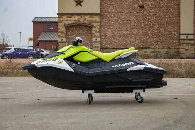 Slide: The Image of Sea-Doo Spark 2-Up Rotax 900 ACE - 60 2023 - 5