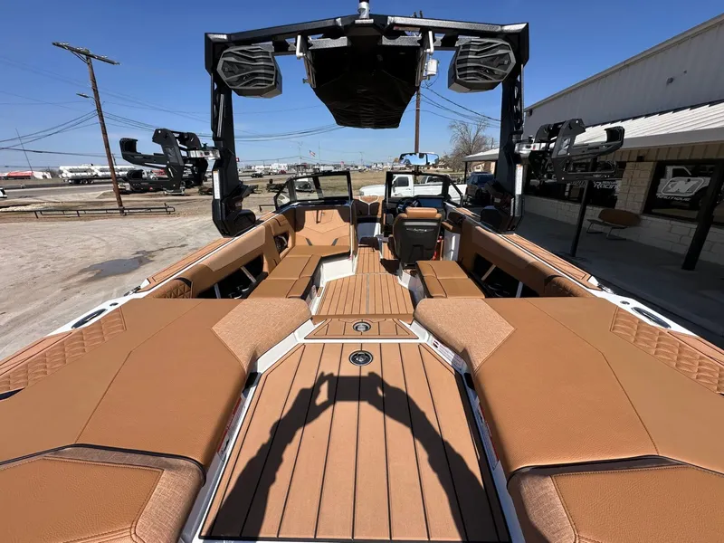 Slide: The Image of Nautique Super Air Nautique GS22 2026 - 10