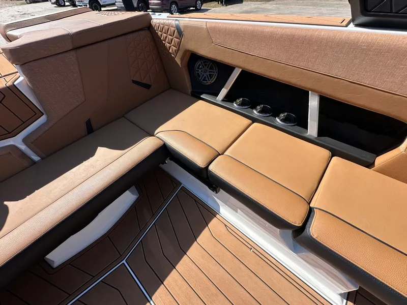 Slide: The Image of Nautique Super Air Nautique GS22 2026 - 13