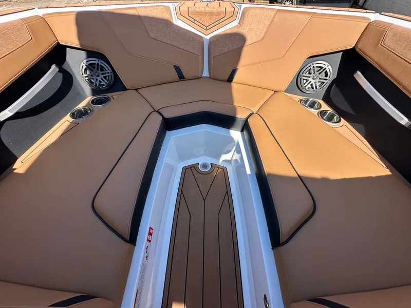 Slide: The Image of Nautique Super Air Nautique GS22 2026 - 19