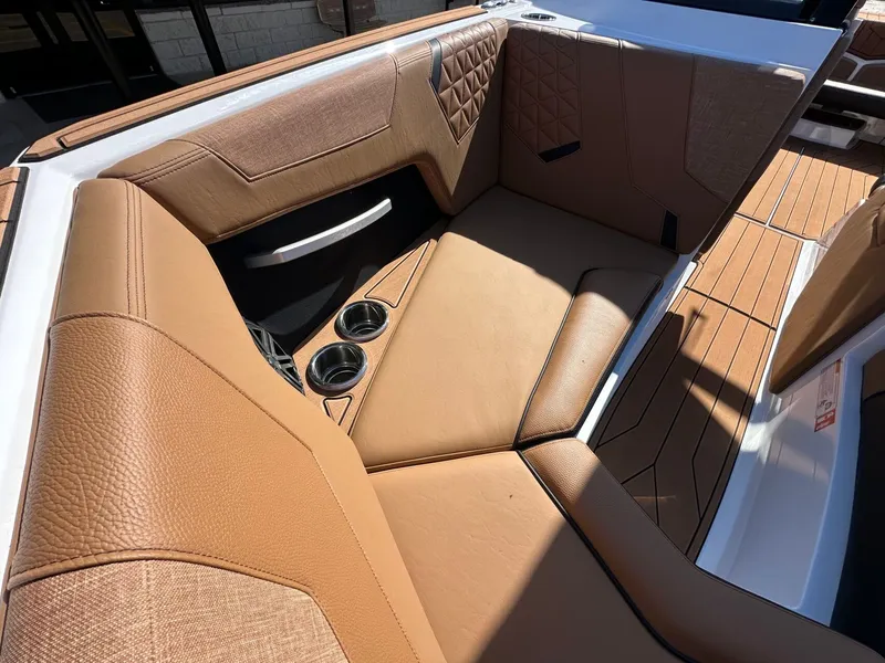 Slide: The Image of Nautique Super Air Nautique GS22 2026 - 21