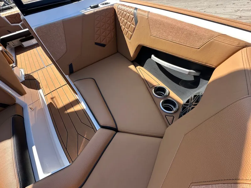 Slide: The Image of Nautique Super Air Nautique GS22 2026 - 23