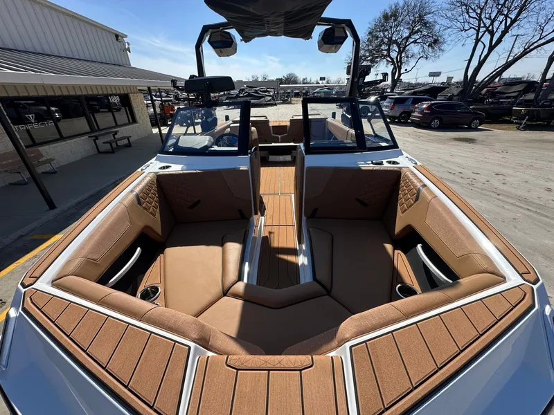 Slide: The Image of Nautique Super Air Nautique GS22 2026 - 24