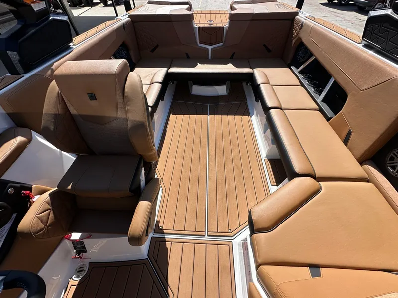 Slide: The Image of Nautique Super Air Nautique GS22 2026 - 26