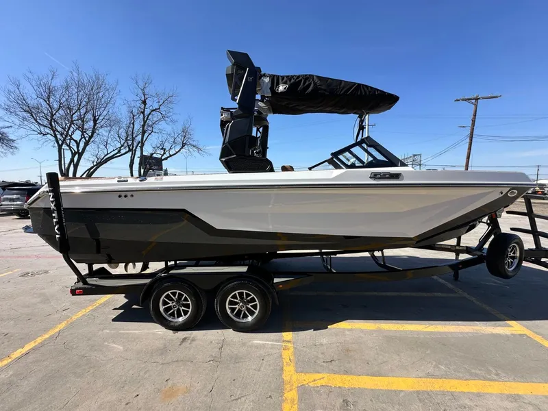 Slide: The Image of Nautique Super Air Nautique GS22 2026 - 6