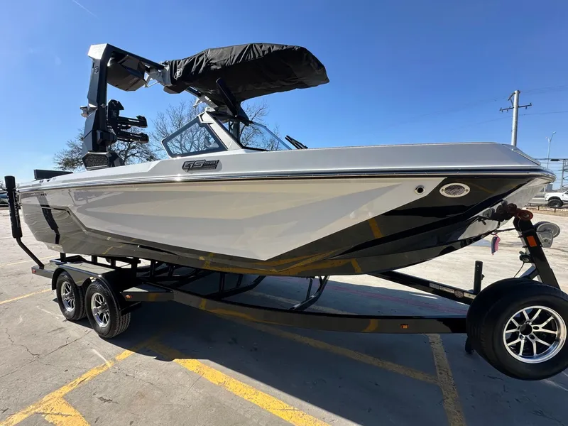 Slide: The Image of Nautique Super Air Nautique GS22 2026 - 7