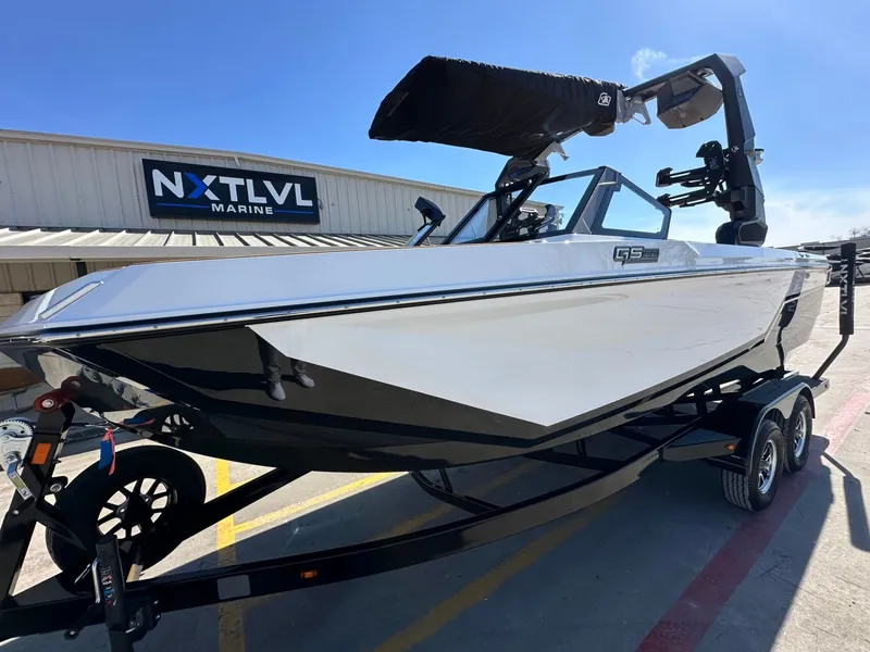 Slide: The Image of Nautique Super Air Nautique GS22 2026 - 9