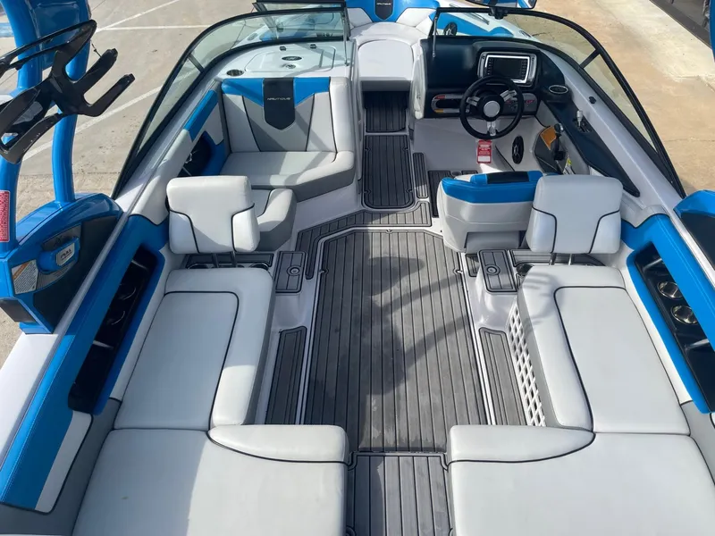 Slide: The Image of Nautique Super Air Nautique 230 2013 - 10