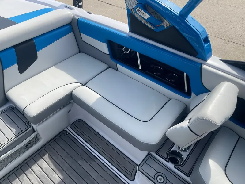 Slide: The Image of Nautique Super Air Nautique 230 2013 - 13