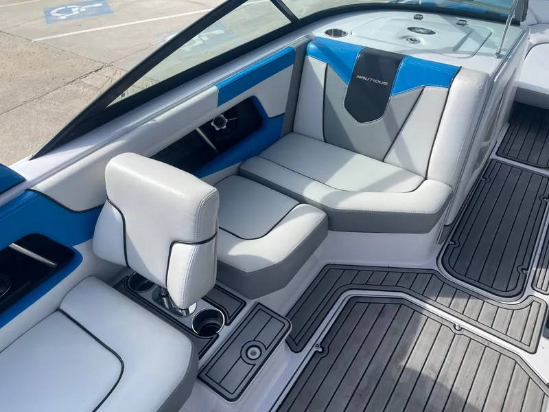 Slide: The Image of Nautique Super Air Nautique 230 2013 - 14