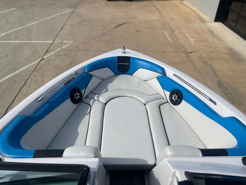 Slide: The Image of Nautique Super Air Nautique 230 2013 - 22