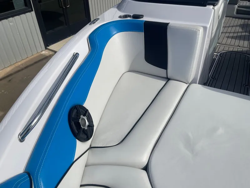 Slide: The Image of Nautique Super Air Nautique 230 2013 - 23