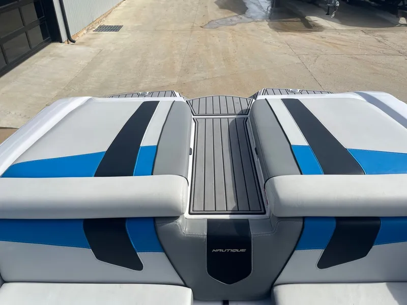 Slide: The Image of Nautique Super Air Nautique 230 2013 - 25