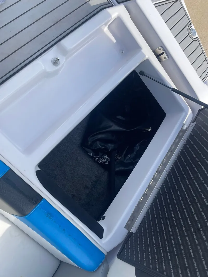 Slide: The Image of Nautique Super Air Nautique 230 2013 - 27