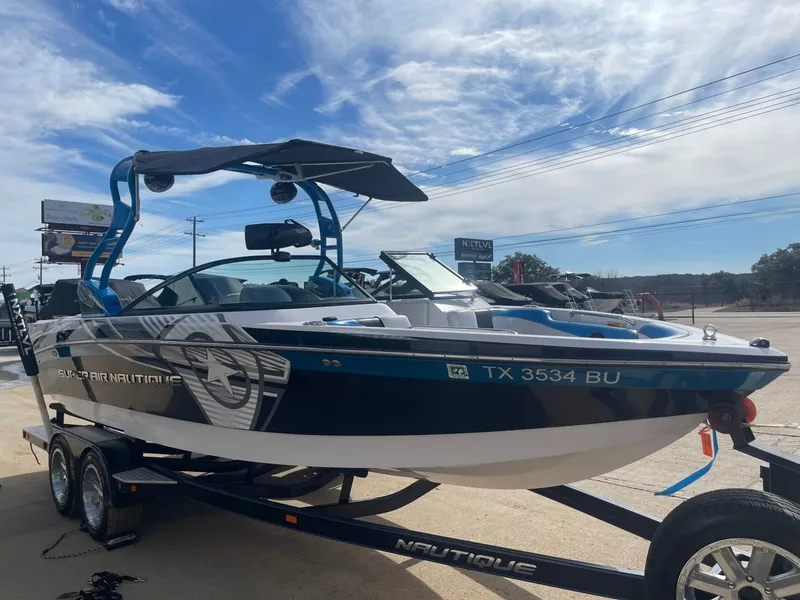 Slide: The Image of Nautique Super Air Nautique 230 2013 - 3