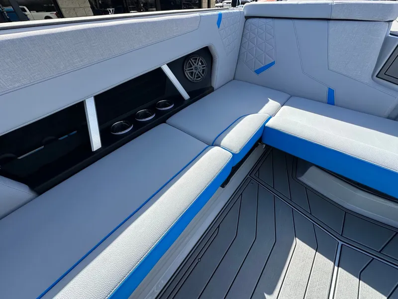 Slide: The Image of Nautique GS24 2026 - 10