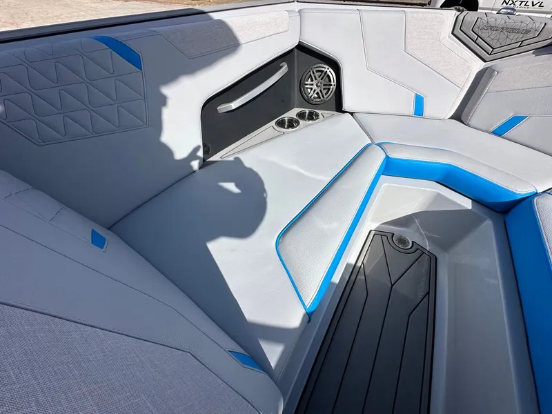 Slide: The Image of Nautique GS24 2026 - 17