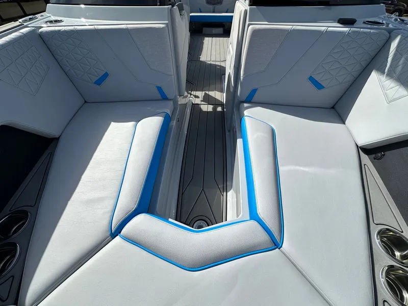 Slide: The Image of Nautique GS24 2026 - 21