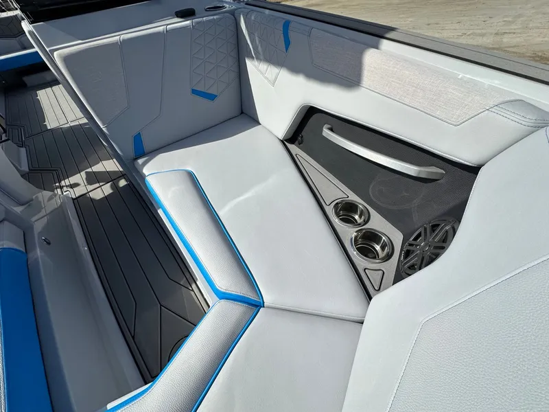 Slide: The Image of Nautique GS24 2026 - 22