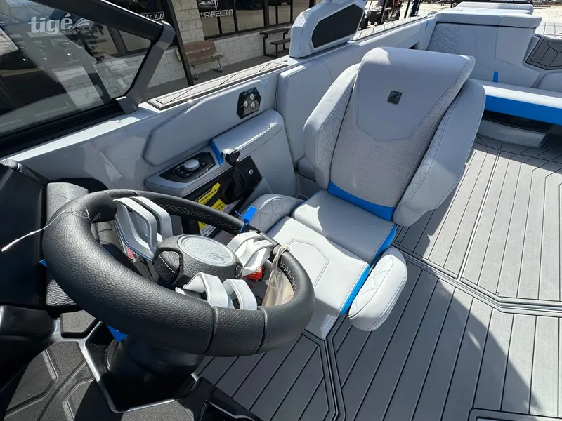 Slide: The Image of Nautique GS24 2026 - 24