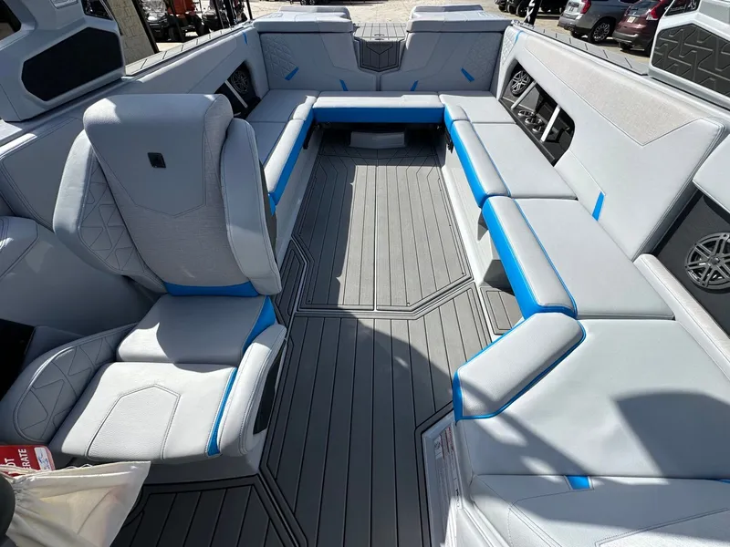 Slide: The Image of Nautique GS24 2026 - 25