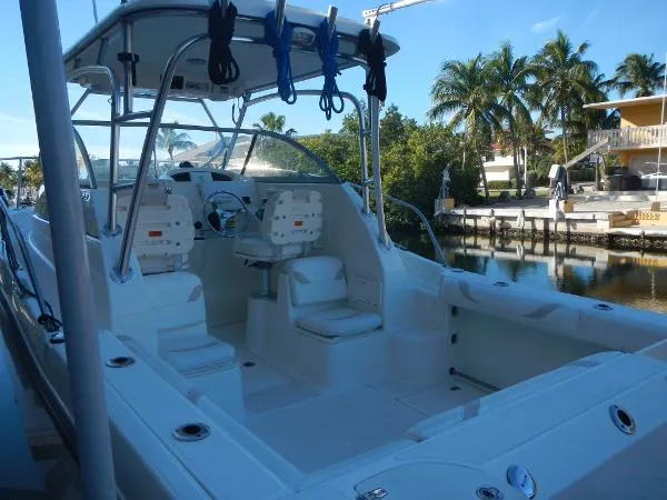 Slide: The Image of Boston Whaler 255 Conquest 2008 - 10
