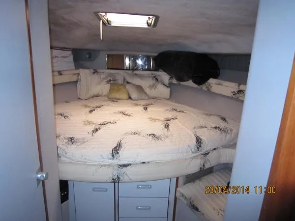 Slide: The Image of Sea Ray Sundancer 1989 - 8