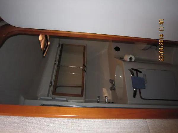 Slide: The Image of Sea Ray Sundancer 1989 - 9