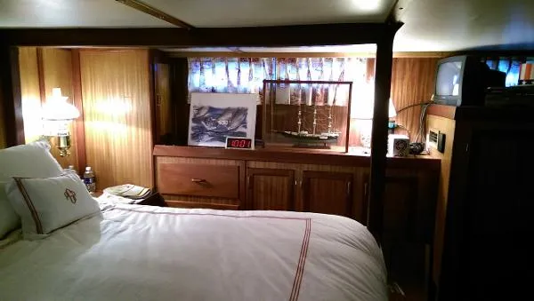 Slide: The Image of Chris-Craft 47 Commander MY 1968 - 10