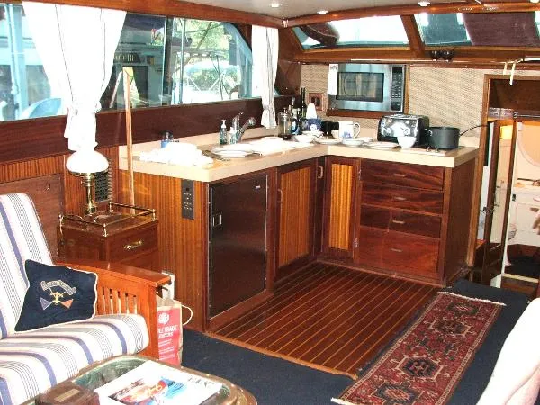 Slide: The Image of Chris-Craft 47 Commander MY 1968 - 4