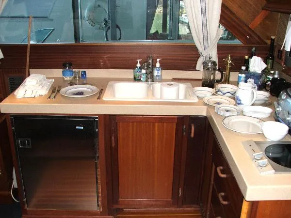 Slide: The Image of Chris-Craft 47 Commander MY 1968 - 6