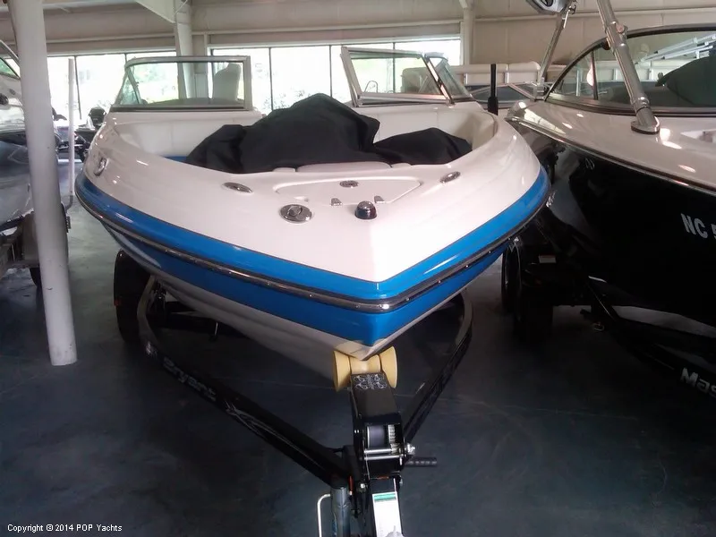 Slide: The Image of Bryant 210 Bowrider 2010 - 9