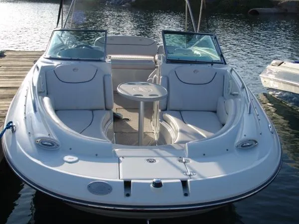 Slide: The Image of Crownline Boats 220 EX 2005 - 5