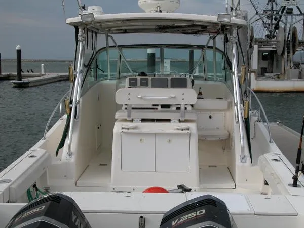 Slide: The Image of Pursuit 3070 Offshore 2001 - 2