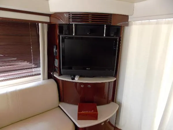 Slide: The Image of Sea Ray 520 Sedan Bridge 2009 - 7