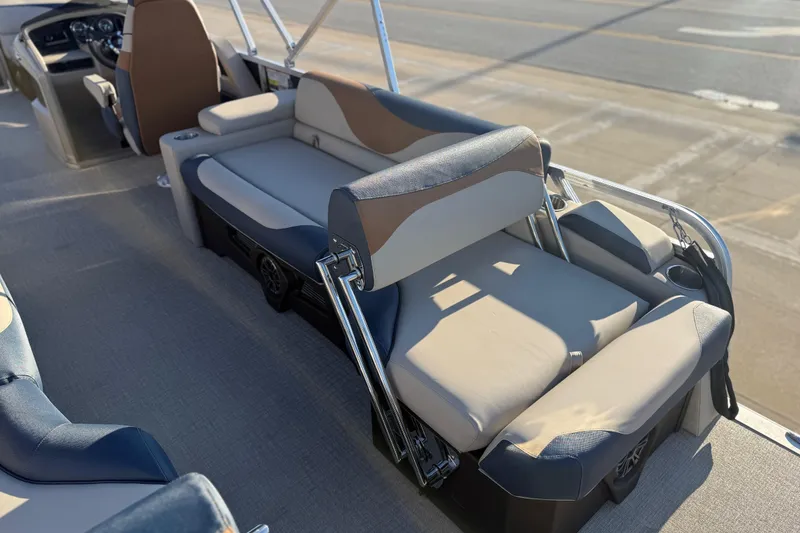 Slide: The Image of 2026 Avalon LSZ Quad Lounger Shift interior with comfortable seating and modern design. - 28