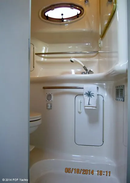 Slide: The Image of Sea Ray 330 Sundancer 1998 - 11