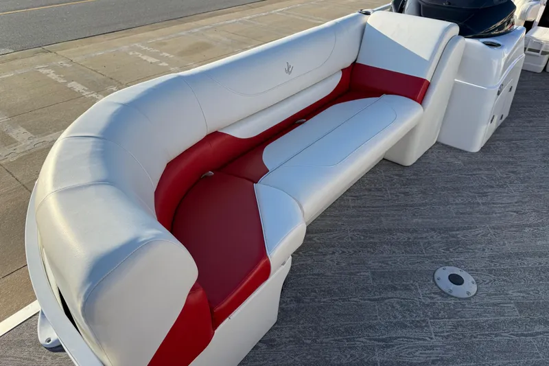 Slide: The Image of White and red seating on 2021 JC Spirit 221TT boat deck. - 15