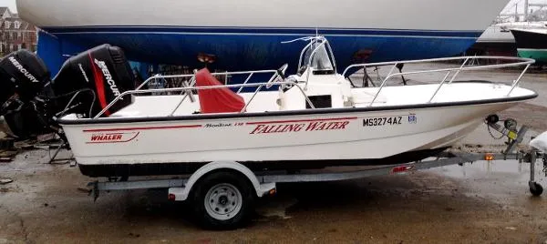 Slide: The Image of Boston Whaler MONTAUK 2002 - 0