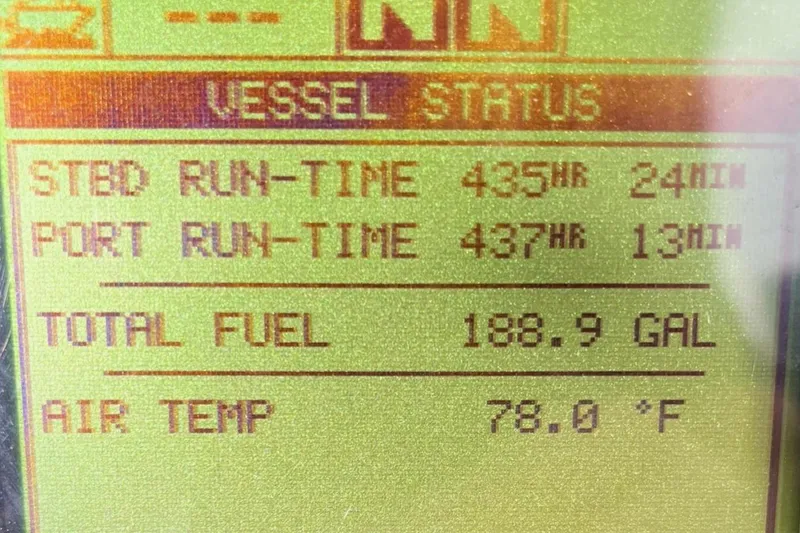 Slide: The Image of Display screen showing vessel status for 2006 Sea Ray 340 Sundancer. - 16