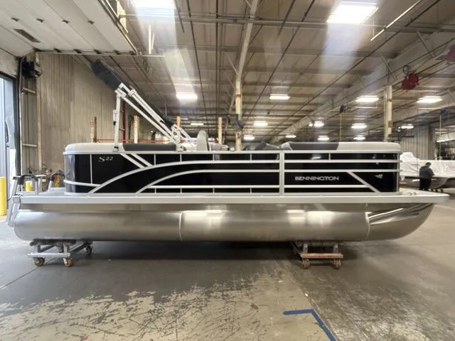 Slide: The Image of Bennington 22 SSR pontoon boat 2026 in warehouse. - 6