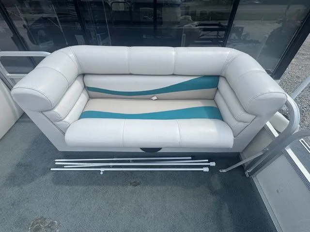 Slide: The Image of Bennington 2080 LX boat seat, white and blue, year 2000. - 6