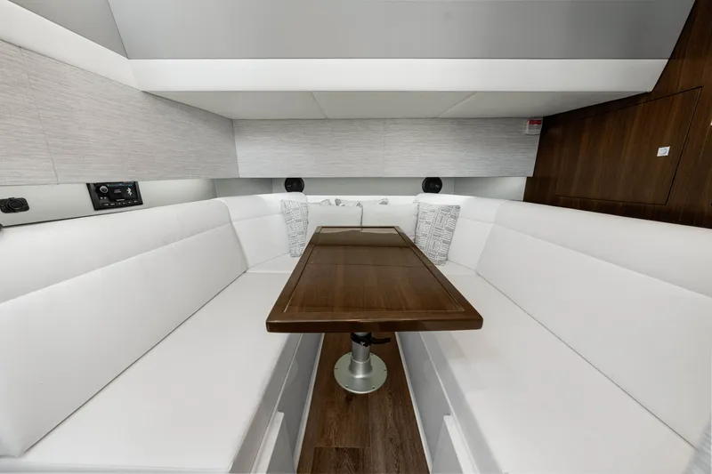 Slide: The Image of Cruisers 42 GLS OB 2026 - 91