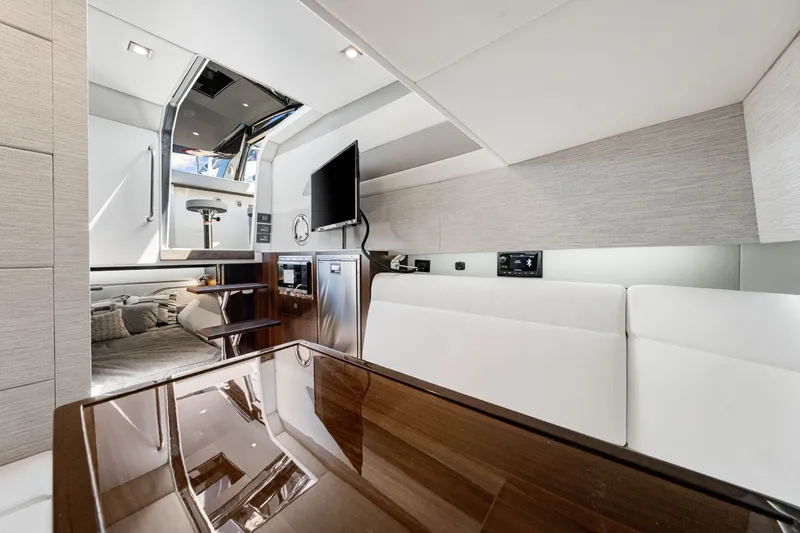 Slide: The Image of Cruisers 42 GLS OB 2026 - 92