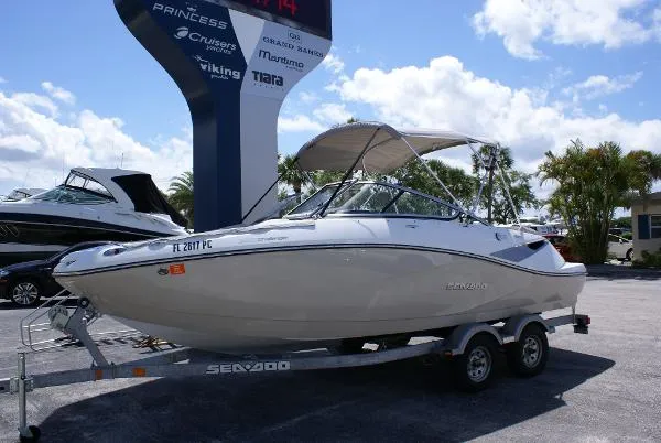 Slide: The Image of Sea-Doo 210 Challenger SE 2010 - 0
